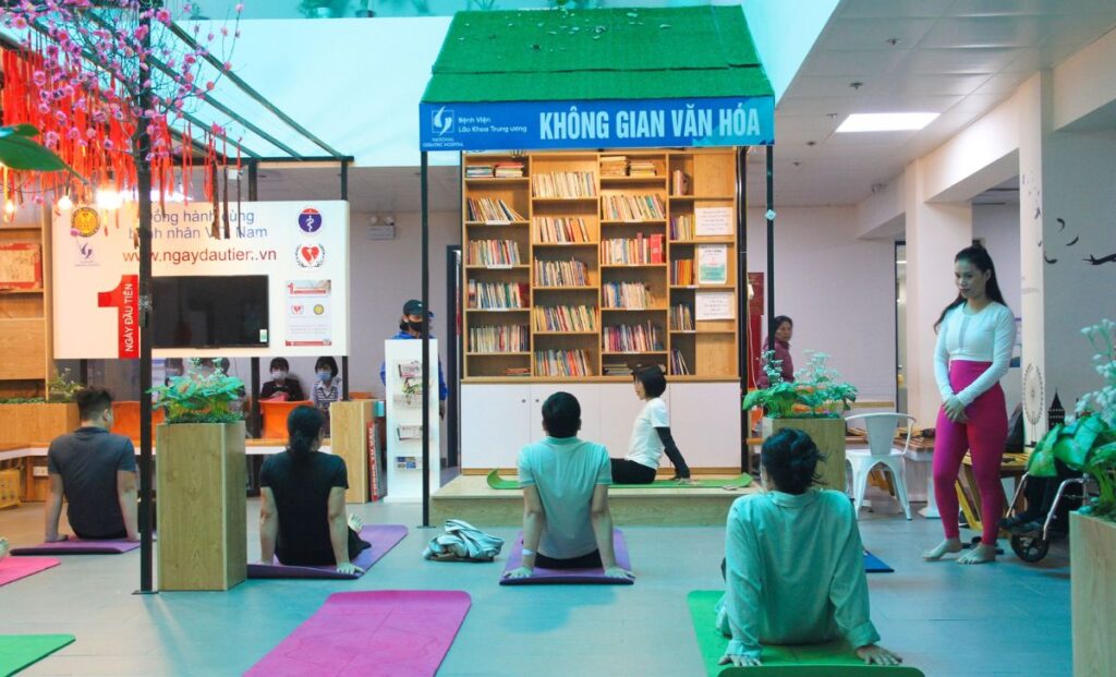 Mở lớp yoga